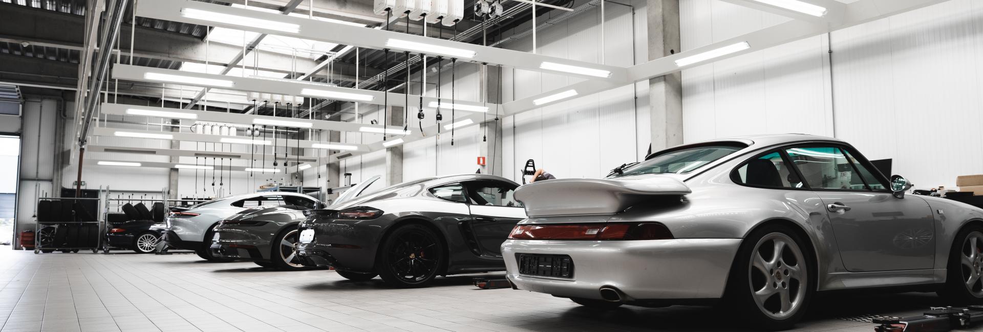 Porsche Centre Antwerpen / Mechelen